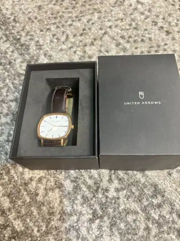 UNITED ARROWS 스퀘어 시계 박스 포함
