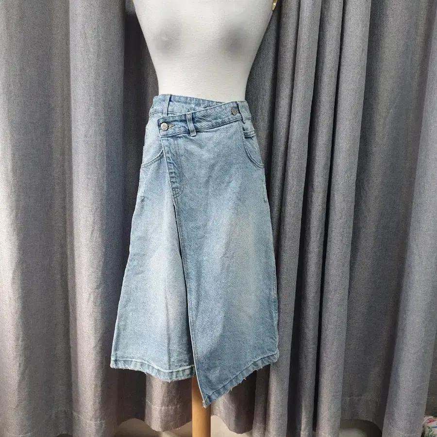Wonder Wonder Deepty Vintage Fringe Washing Slit Denim Midi