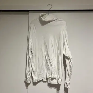 UNIQLO XL 화이트 터틀넥 티셔츠