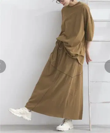 lupilien 루피리앙 파우더 천축 비대칭 절개 스커트