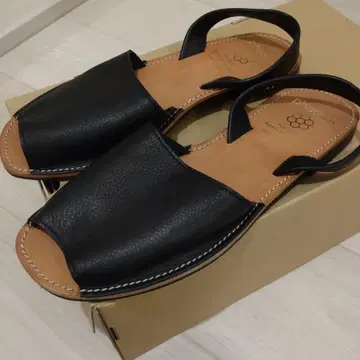 pharua Avarca sandal 블랙