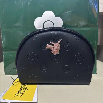 [새상품] MARY QUANT 포켓몬 피카츄 메탈 엠보싱 라운드 파우치