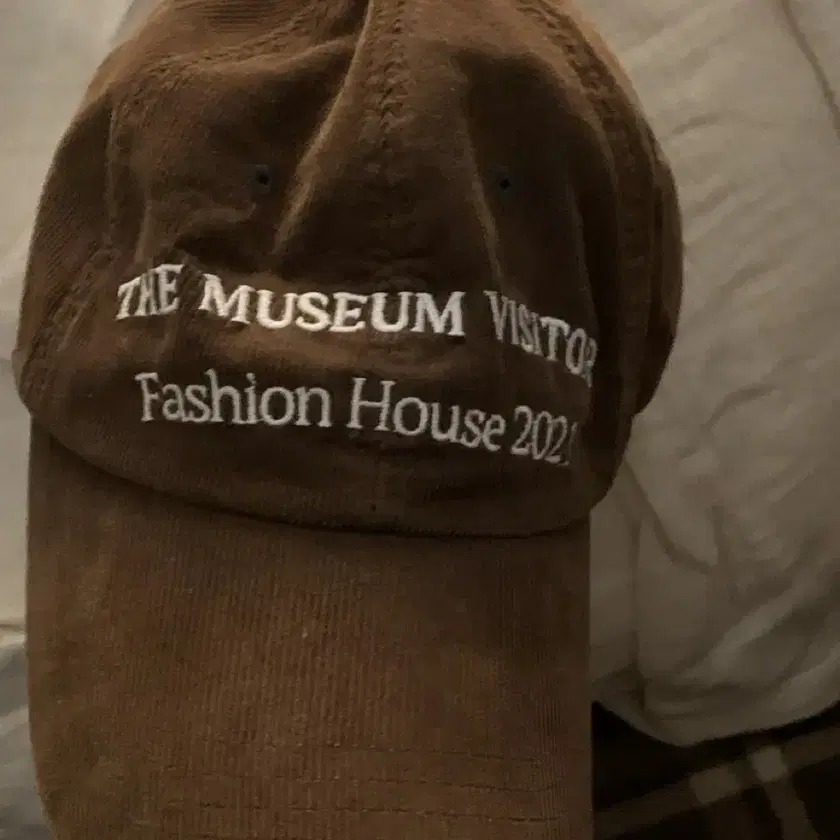 THE MUSEUM VISITOR | 더뮤지엄비지터 The Museum Visitor Ball