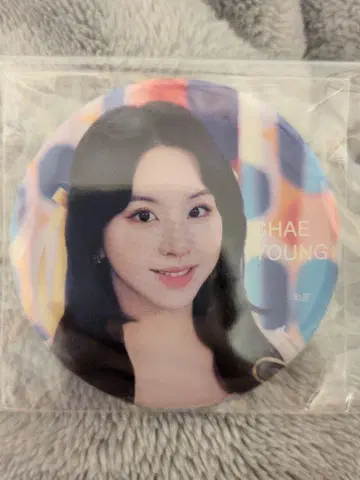 twice 채영 Celebrate 캔뱃지 미개봉품