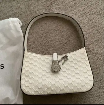 MICHAEL KORS 마이클코어스 화이트 컴팩트 핸드백