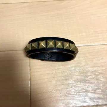 로커빌리 블랙 가죽 뱅글 스터드 장식 오더 제품 약 23cm