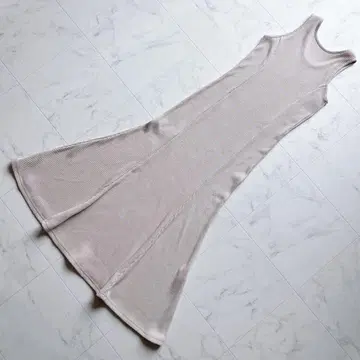 인기 아뉴앙스 anuans 베이지 머메이드 리브 컷 원피스