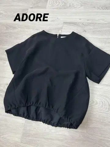 ADORE 어도어 반팔 티셔츠 38