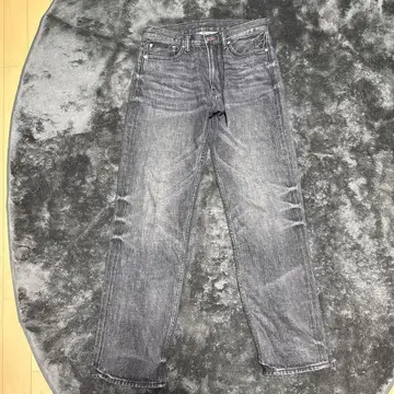 Calvin Klein 그레이 스트레이트 데님 팬츠