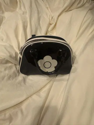 MARY QUANT 플라워 모티브 핸드백