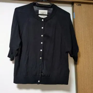 OMEKASI 반팔 가디건 블랙