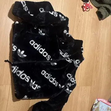 adidas 플리스 자켓 블랙