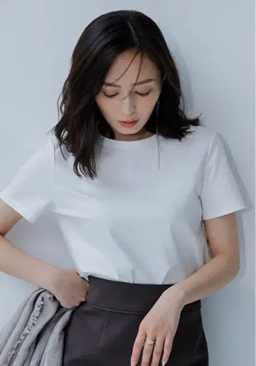 [새상품 택 포함] anuans 실크 터치 코튼 슬림 핏 T 셔츠