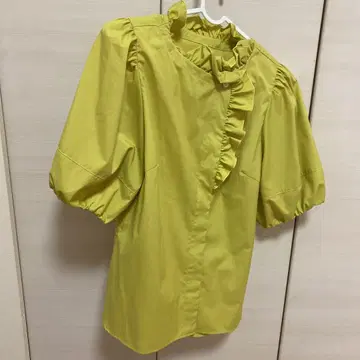 maglie le cassetto 프릴 반팔 블라우스 미사용 새상품