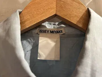 ISSEY MIYAKE 라이트 블루 긴팔 셔츠