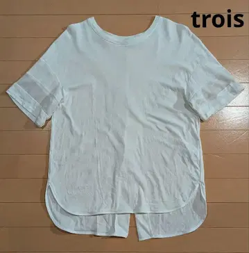 trois 트로와 백 슬릿 시스루 소매 반팔 티셔츠