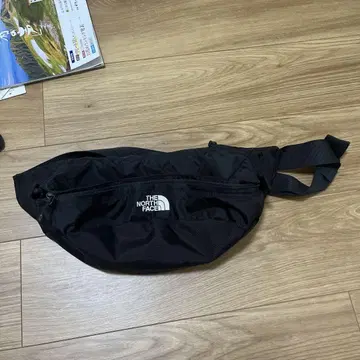 THE NORTH FACE 바디백 블랙