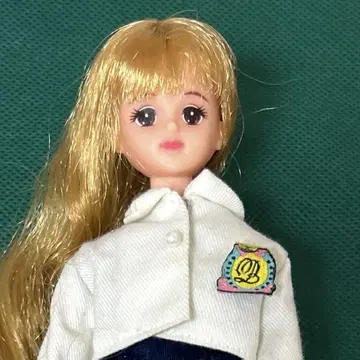 제니 인형 (의류 포함)