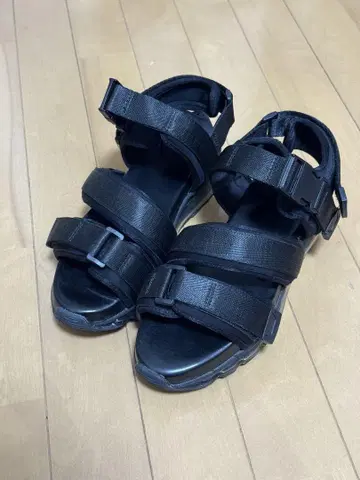 HARE 블랙 스포츠 샌들 에어쿠션