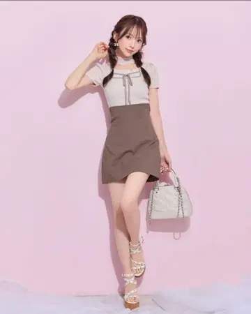 미셸 마카롱 허리라인 슬림 레그 스커트
