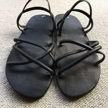 호치민 샌들 레어 모델 라스트 한 켤레