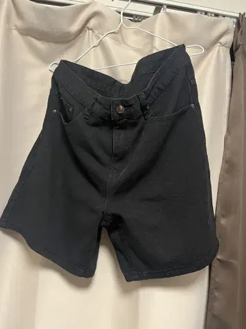 블랙 데님 숏팬츠