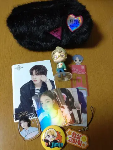퍼 소재 파우치 & K-POP 아이돌 굿즈