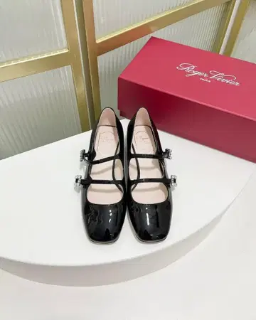 ROGER VIVIER 낮은 힐 23cm