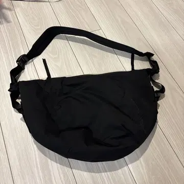 Graphpaper 블랑코프 숄더백
