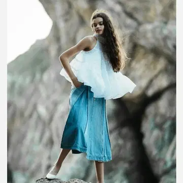 Sheller airy dot flare tops