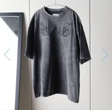 [ ATELANE ] 유황 염색 천축 호랑이 자수 S/S 티