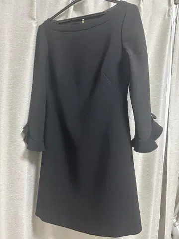 Kate spade 검정 프릴 긴팔 원피스