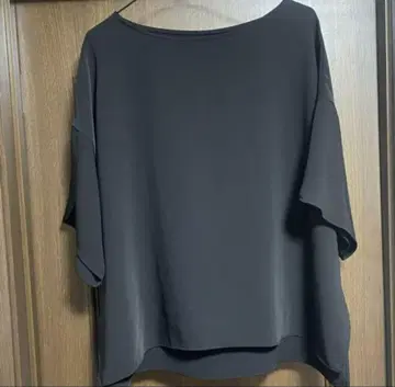 GALLARDAGALANTE 쉬폰 슬릿 상의
