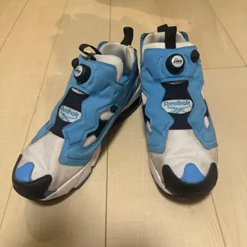 Reebok 스니커즈