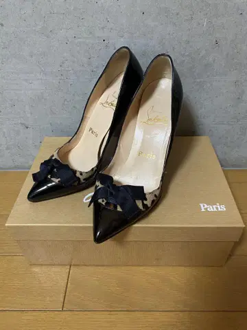 Christian Louboutin 레오파드 에나멜 하이힐