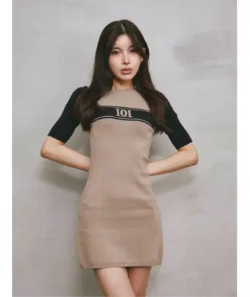 DD 로고 바이컬러 니트 미니 원피스
