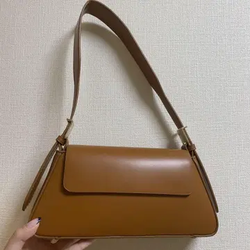 ZARA 브라운 삼각형 핸드백