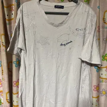 drug stores V넥 티셔츠 별 패턴