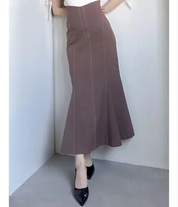 [ 새상품급 ] dazzlin 스티치 라인 머메이드 스커트