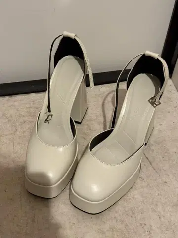 화이트 플랫폼 하이힐 ZARA