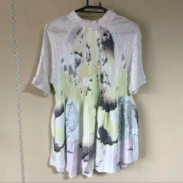 ZARA 프린트 튜닉 / 티셔츠 반팔 / 멀티컬러