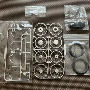 아오시마 CB400four 1/12 스케일 프라모델 부품