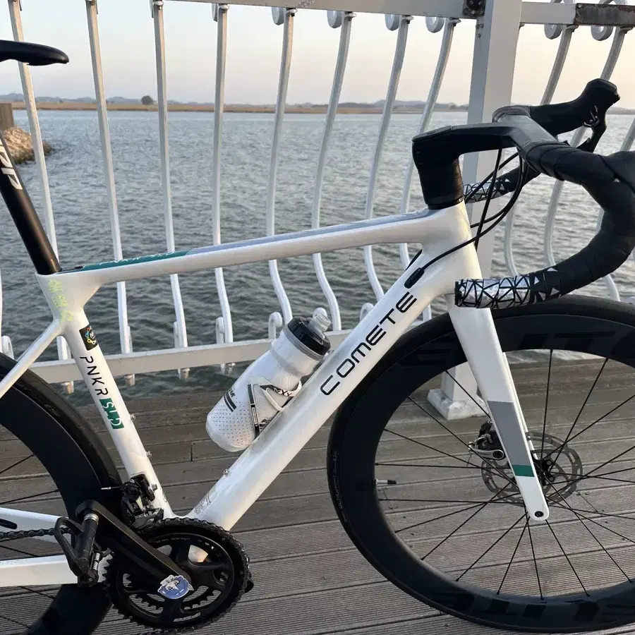 Elite ent2.0 carbon wheelset on Bunjang Global Site.