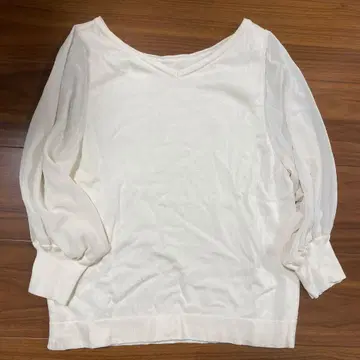 UNITED ARROWS 화이트 V넥 5부 소매 상의