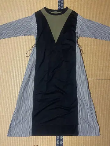 오즈모시스 원피스 절개 드로스트