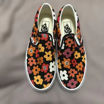 VANS CLASSIC SLIP-ON