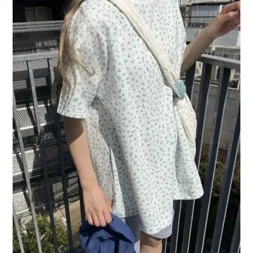 WC 플라워 무늬 빅 T셔츠