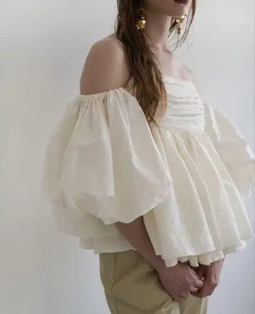 [ Acka. ] puffy gather blouse white