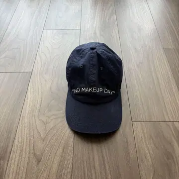 moose's 'NO MAKEUP DAY' cap