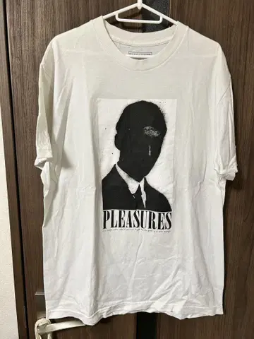 PLEASURES GHOST TEE